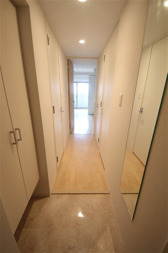 SERENITE本町REFLETの玄関写真