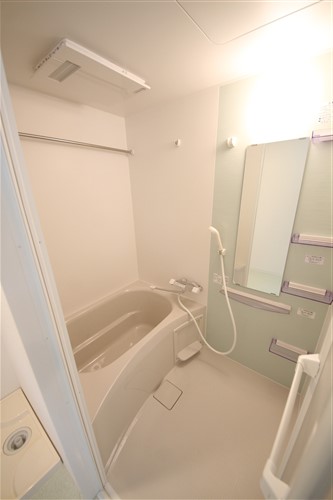 SERENiTE本町refletの風呂写真