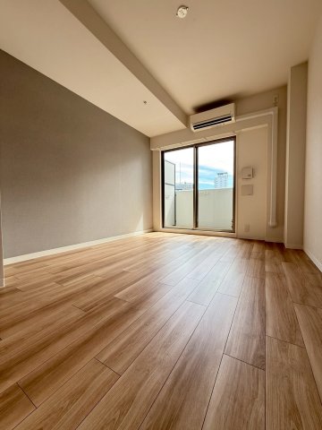 プランドール北浜の居間写真