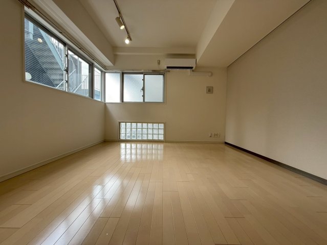 CITY SPIRE日本橋高津の居間写真