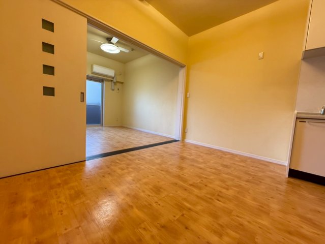 ジューム南船場の居間写真