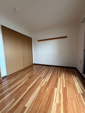シャトー弁天参番館の居間写真