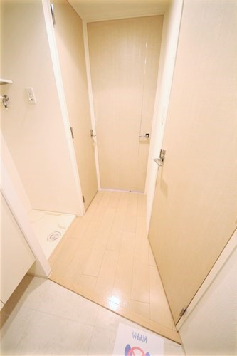 ラシュレエグゼ夕陽丘の玄関写真