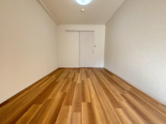フロンティアタワー難波EASTの内装写真
