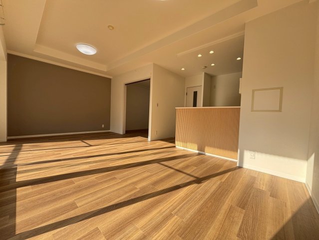 フロンティアタワー難波EASTの居間写真