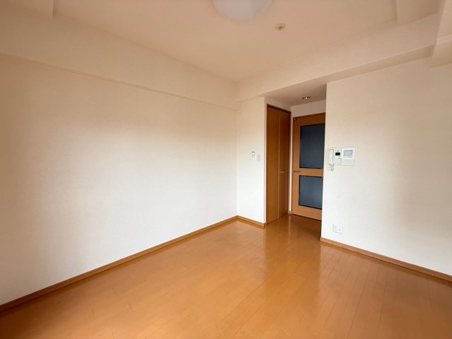 オーキッドレジデンス塚本の居間写真