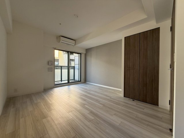 プランドール北浜の居間写真