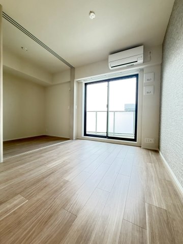 コンフォリア・リヴ本町WEST Qの居間写真