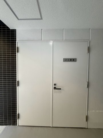 ファーストフィオーレ塚本ウェルビングの玄関写真
