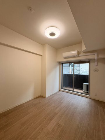 ララプレイス大阪福島プレッソの居間写真