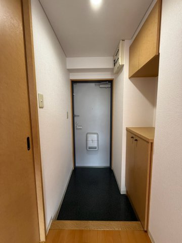 フラット・花の玄関写真