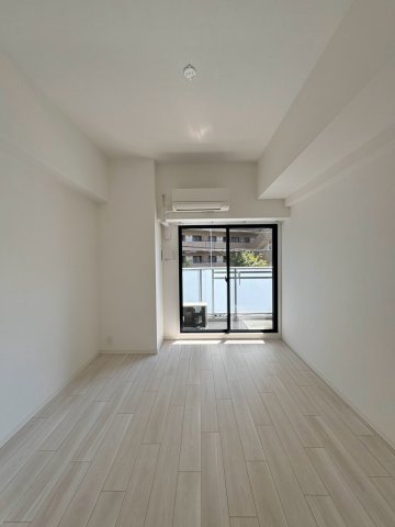 S-RESIDENCE都島Elegantの居間写真