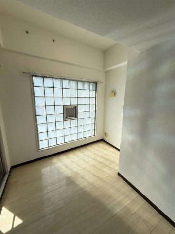 フェルザ今宮戎の居間写真