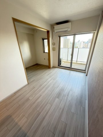 LUMINOUS三国本町の居間写真