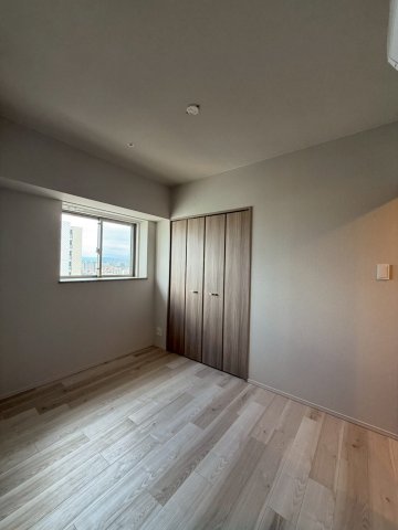 スプランディッドライズ新大阪ノースの居間写真