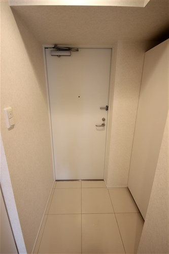 デュオン新大阪レジデンスの玄関写真