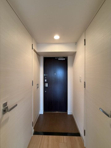 プレサンスOSAKA DOMECITY ワンダーの玄関写真