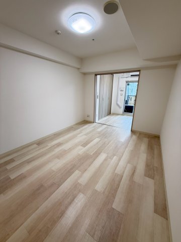 アートレジデンス梅田北Iの居間写真
