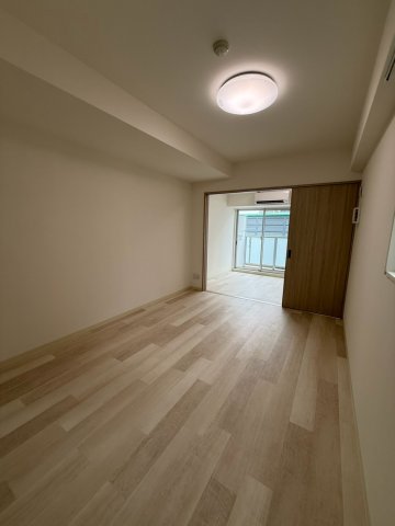 アートレジデンス梅田北IIの居間写真