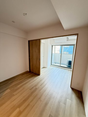 エスリード大阪セレスティアの居間写真