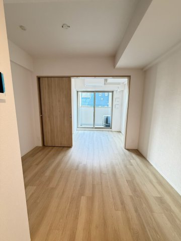 エスリード大阪セレスティアの居間写真