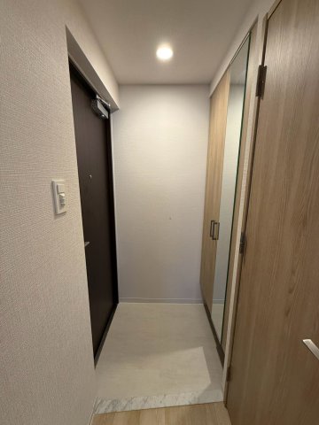 エスリード大阪セレスティアの玄関写真