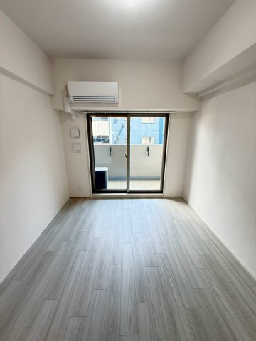エスリード大阪セレスティアの居間写真