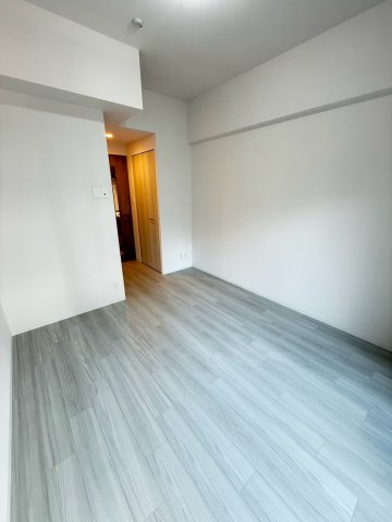 エスリード大阪セレスティアの居間写真