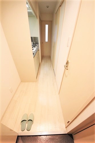 b.shadeの玄関写真