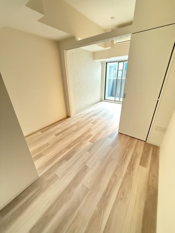 セレニテ東梅田アリエの居間写真