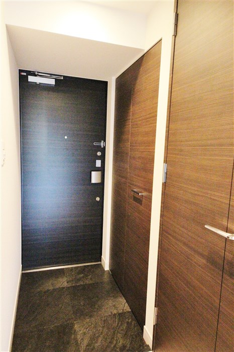 ララプレイスOSAKA WEST PRIMEの玄関写真