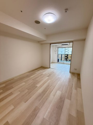 アートレジデンス梅田北Iの居間写真