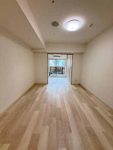 アートレジデンス梅田北Iの居間写真