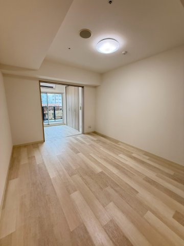 アートレジデンス梅田北Iの居間写真