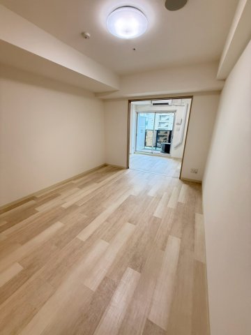 アートレジデンス梅田北Iの居間写真