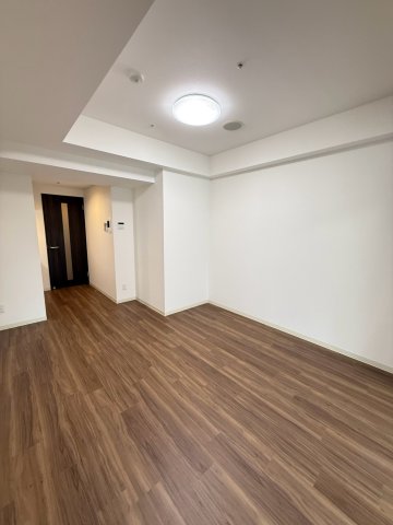アートレジデンス梅田北Iの居間写真
