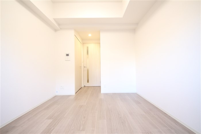 プレサンス長堀通グレイタスの居間写真