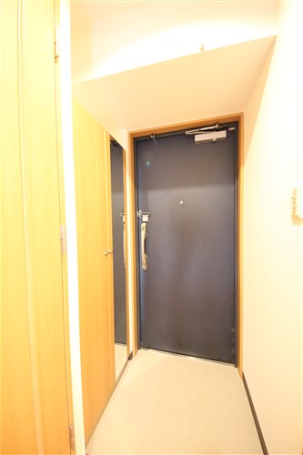 ブランクレール谷町の玄関写真