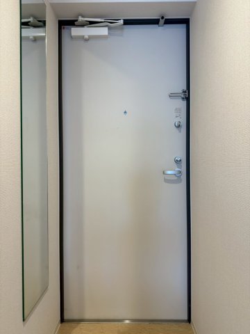 セレニテ中崎町リアンの玄関写真