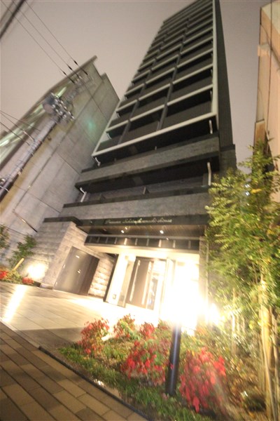 プレサンス堺筋本町駅前の外観写真