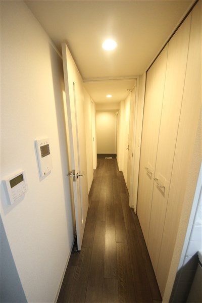 プレサンス堺筋本町駅前の玄関写真