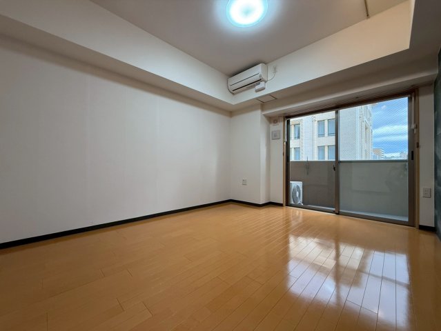 PHOENIX難波EASTの居間写真
