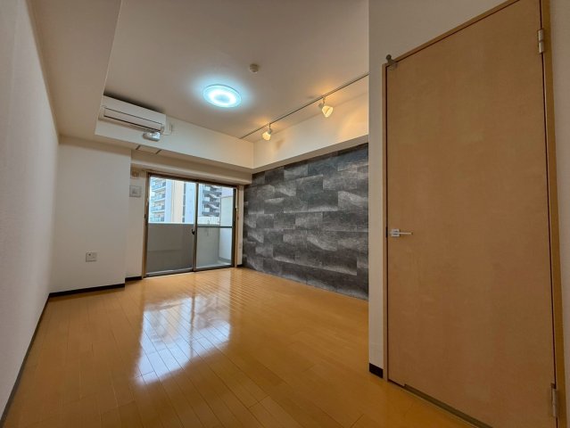 PHOENIX難波EASTの居間写真