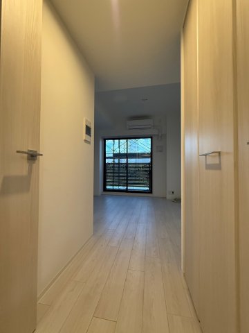 ワールドアイ難波CityGateの居間写真