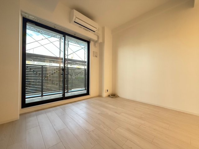 ワールドアイ難波CityGateの居間写真