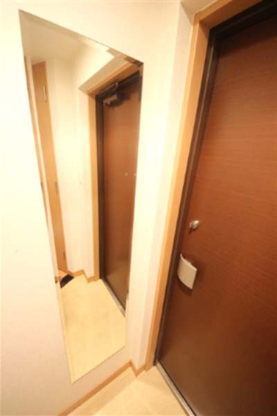 プレサンス心斎橋リベルタの玄関写真