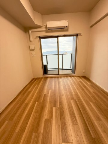 プレサンス深江橋ラヴィゲートの居間写真