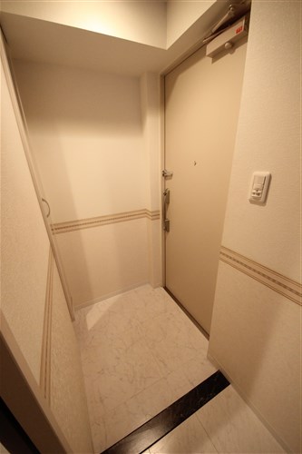 ファヴール南堀江の玄関写真