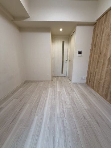 プレサンス東三国駅前グランクラスの居間写真