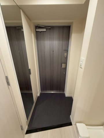 プレサンス東三国駅前グランクラスの玄関写真